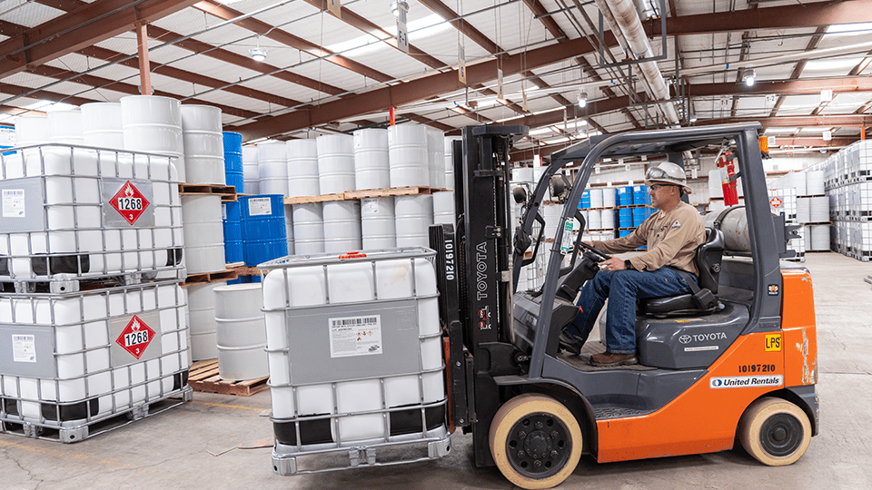 Supplier loading product in warehouse